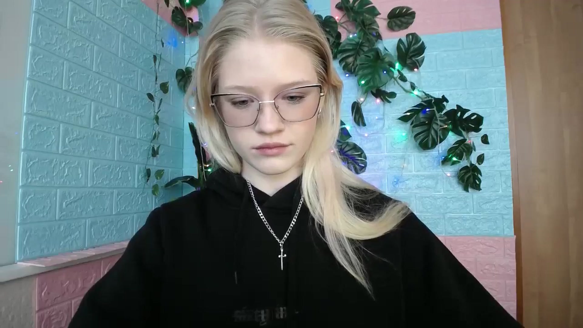 Gallery image thumbnail from Angel_baby's myfreecams stream on, 04/07/2026, 12:38 image 10 of 20