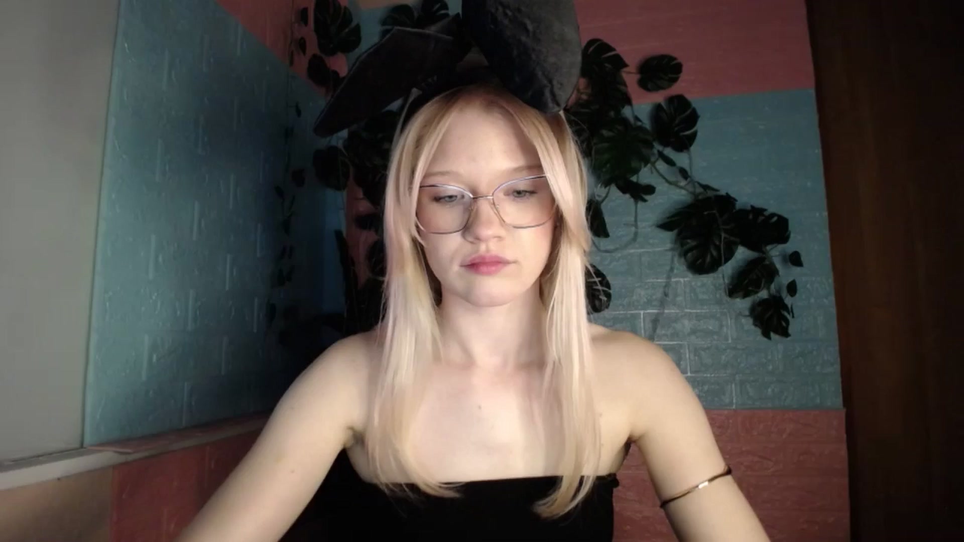 Gallery image thumbnail from Angel_baby's myfreecams stream on, 04/08/2026, 17:13 image 17 of 20