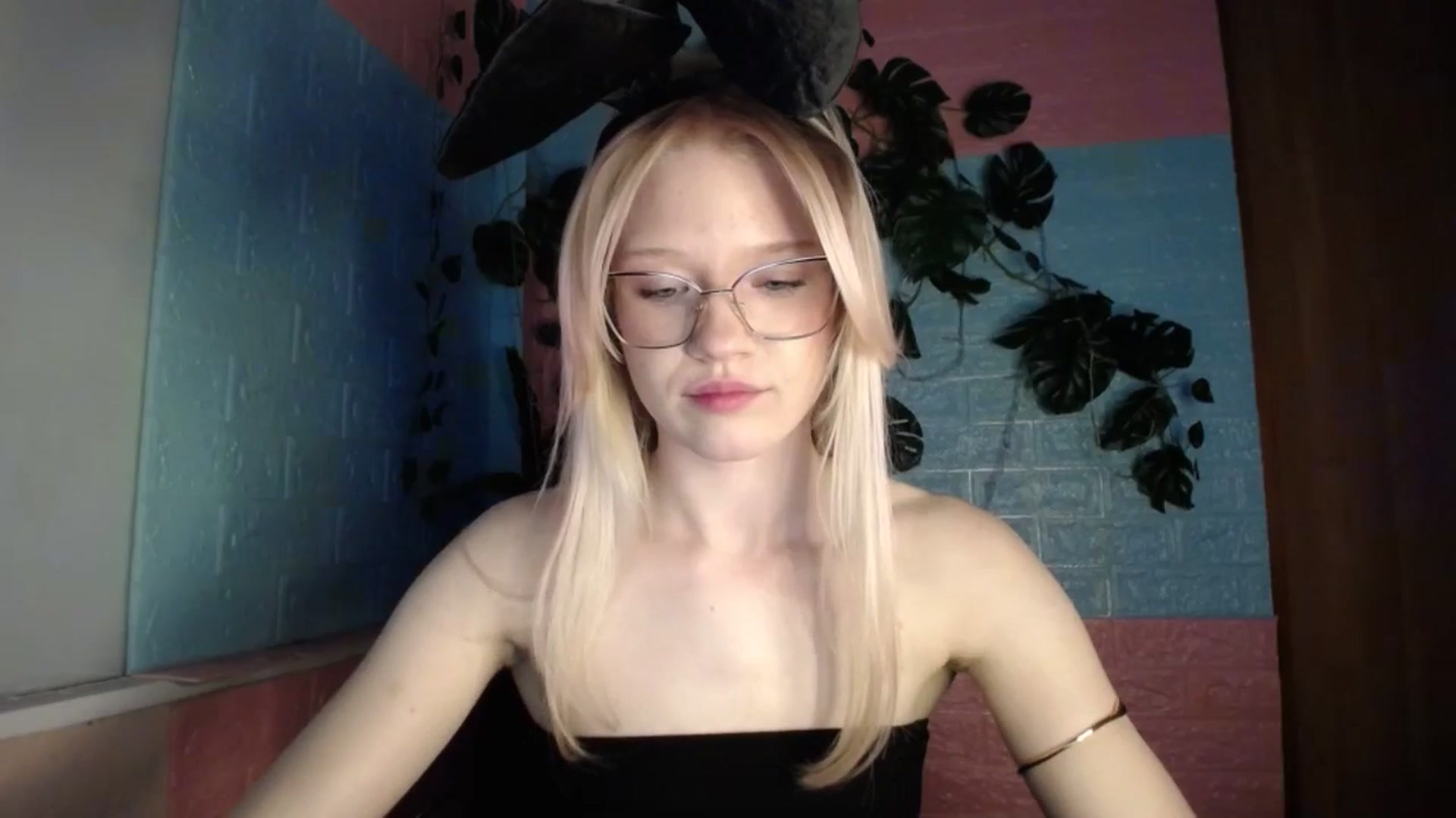 Gallery image thumbnail from Angel_baby's myfreecams stream on, 04/08/2026, 17:13 image 4 of 20