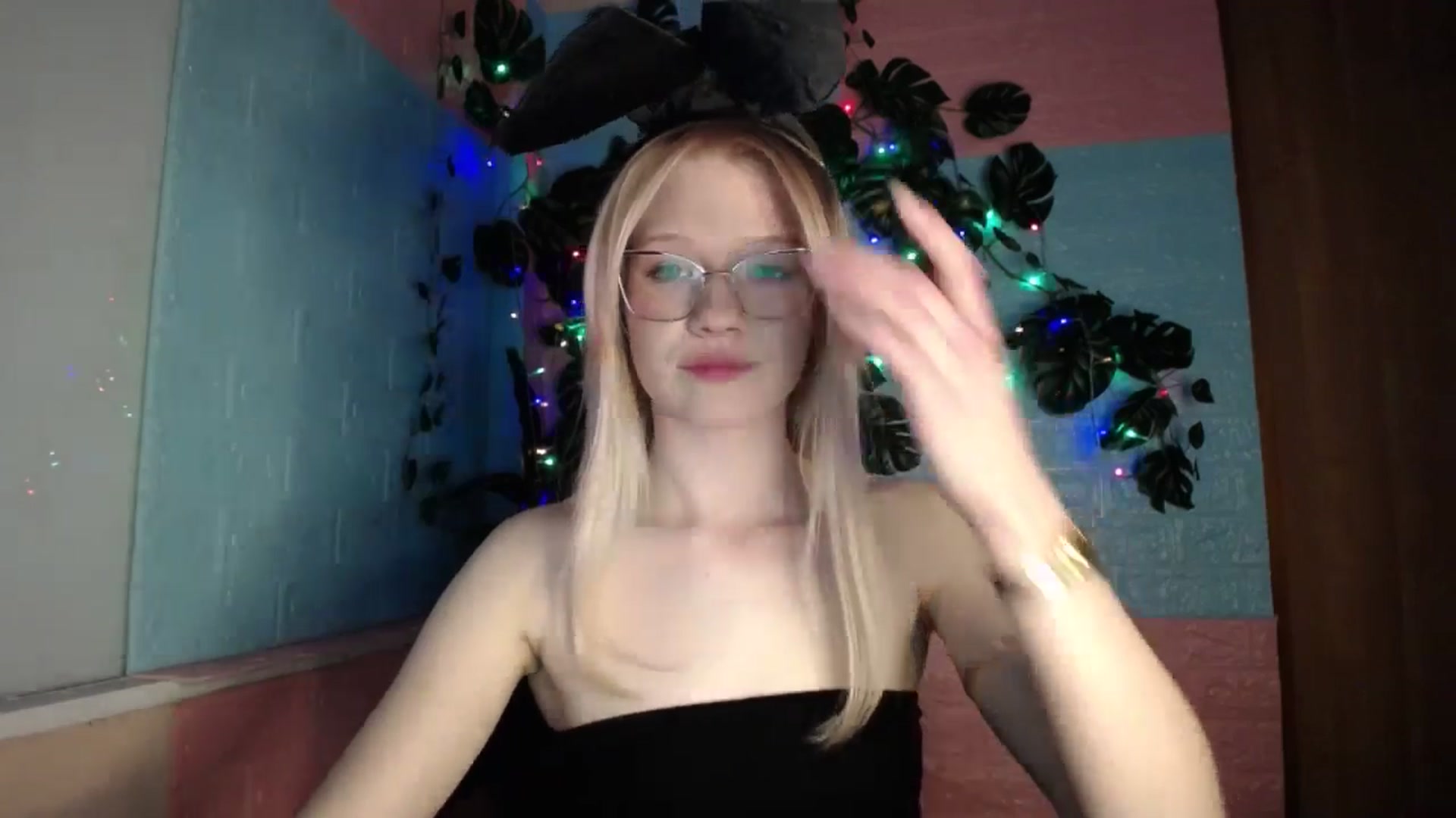 Gallery image thumbnail from Angel_baby's myfreecams stream on, 04/08/2026, 17:13 image 2 of 20