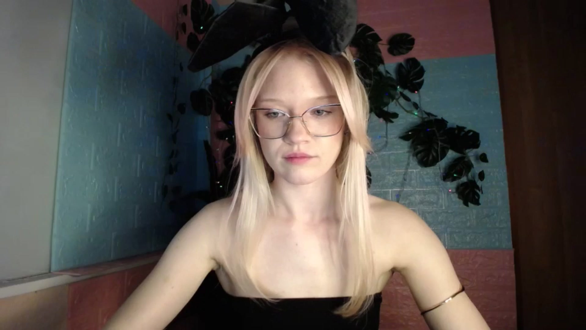 Gallery image thumbnail from Angel_baby's myfreecams stream on, 04/08/2026, 17:13 image 11 of 20