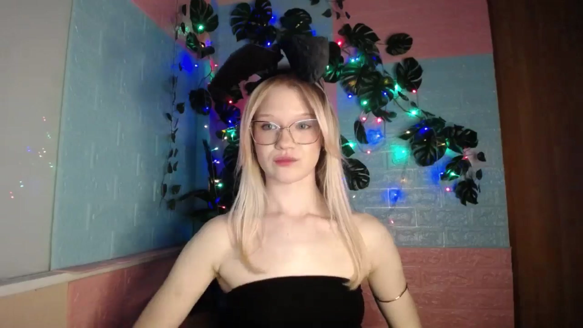 Gallery image thumbnail from Angel_baby's myfreecams stream on, 04/08/2026, 17:13 image 9 of 20