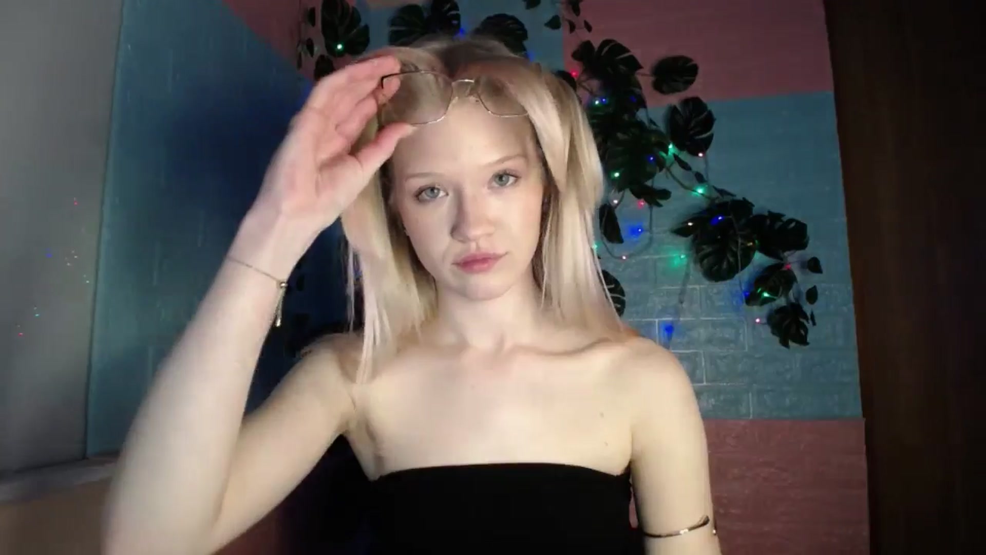 Gallery image thumbnail from Angel_baby's myfreecams stream on, 04/08/2026, 17:44 image 13 of 20