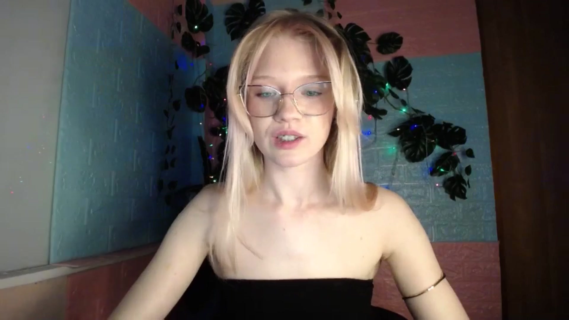 Gallery image thumbnail from Angel_baby's myfreecams stream on, 04/08/2026, 17:44 image 14 of 20
