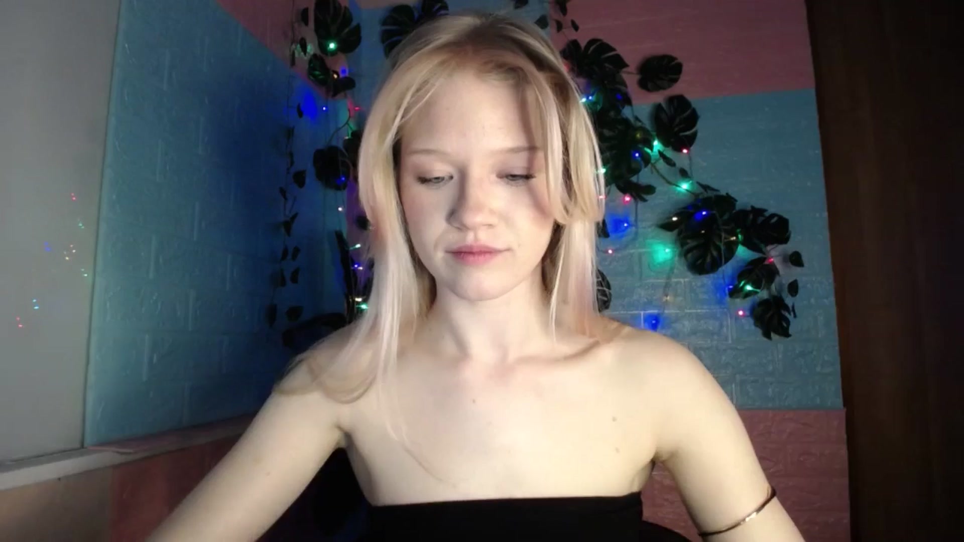 Gallery image thumbnail from Angel_baby's myfreecams stream on, 04/08/2026, 17:44 image 10 of 20