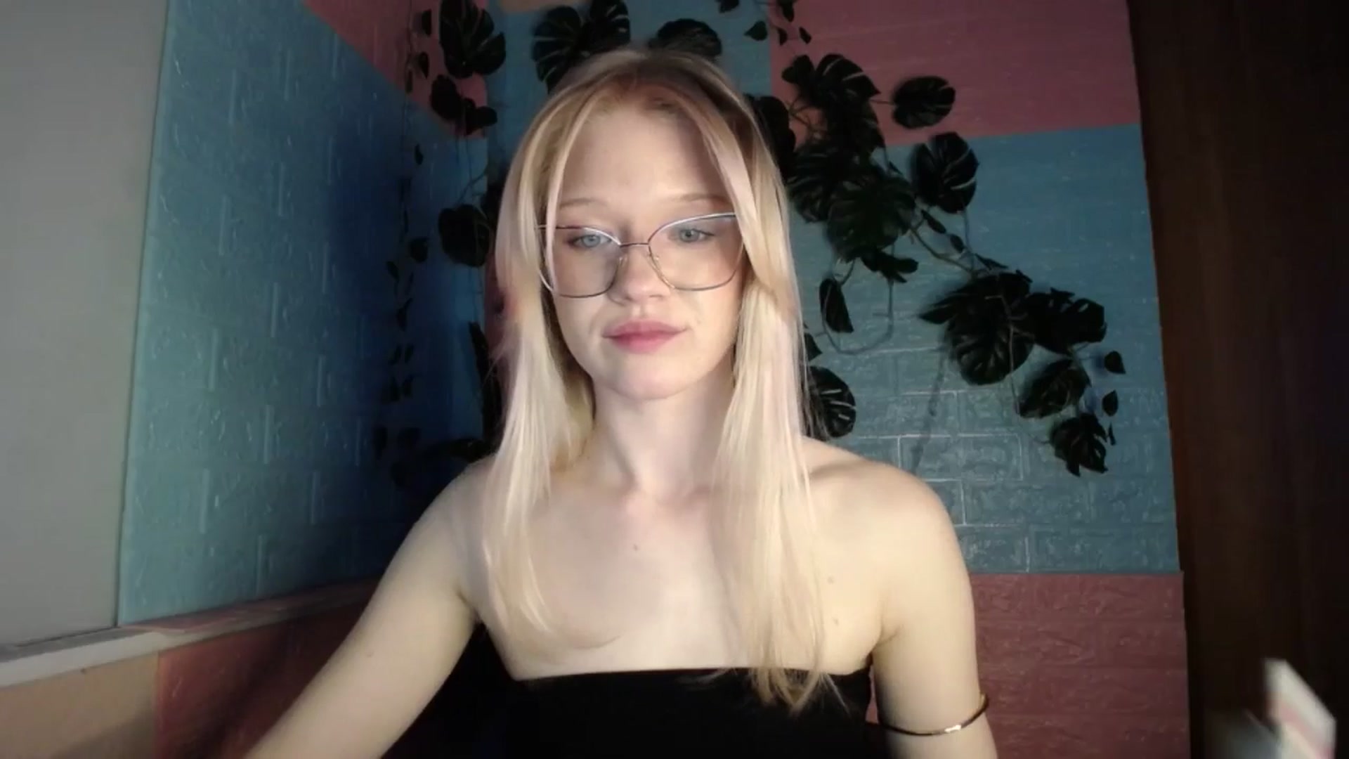 Gallery image thumbnail from Angel_baby's myfreecams stream on, 04/08/2026, 17:44 image 17 of 20