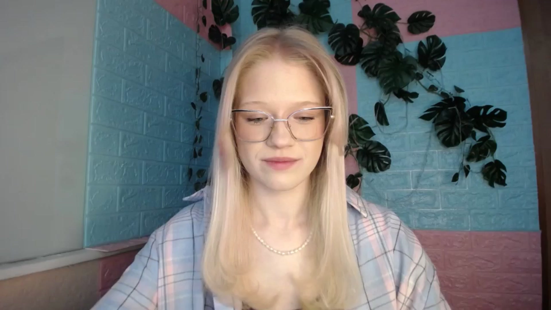 Gallery image thumbnail from Angel_baby's myfreecams stream on, 04/09/2026, 16:01 image 5 of 20