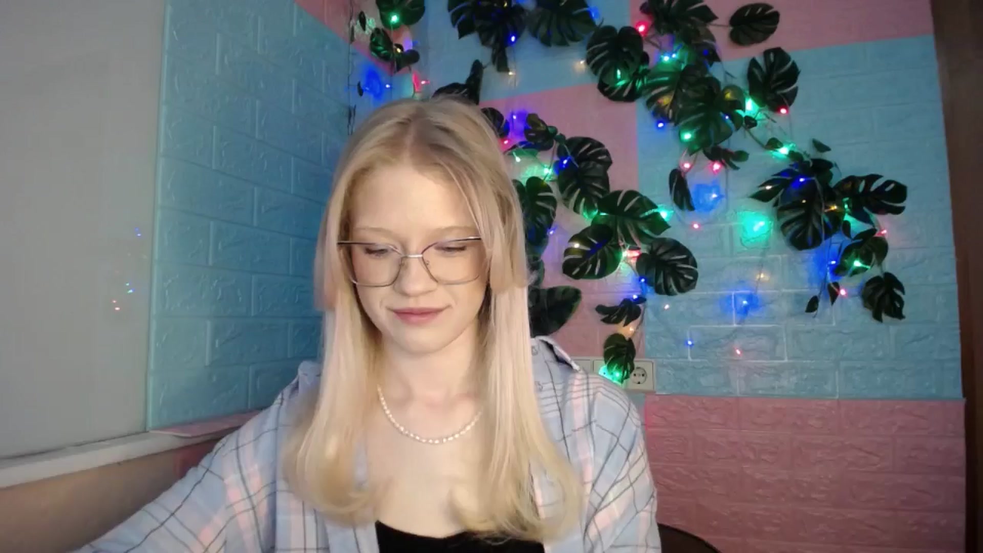 Gallery image thumbnail from Angel_baby's myfreecams stream on, 04/09/2026, 16:01 image 20 of 20