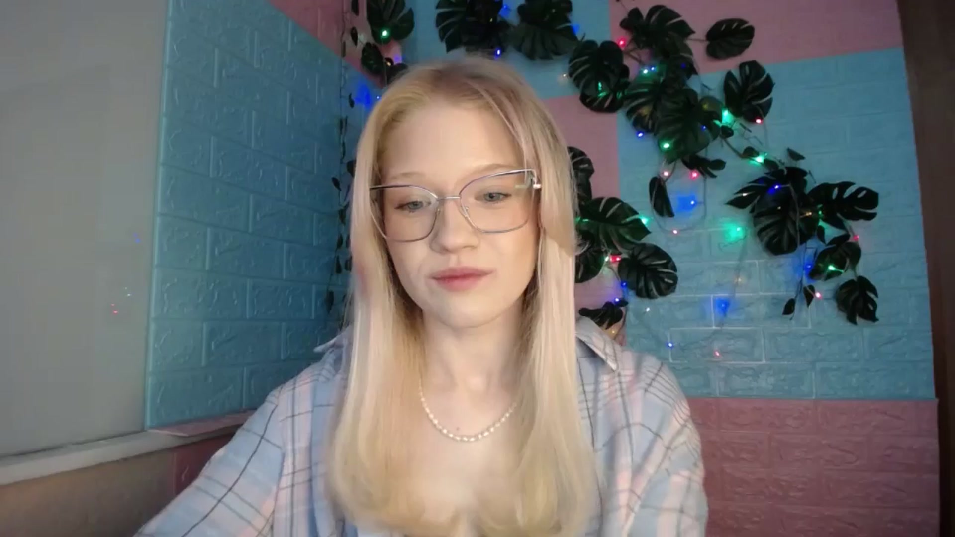 Gallery image thumbnail from Angel_baby's myfreecams stream on, 04/09/2026, 16:01 image 6 of 20