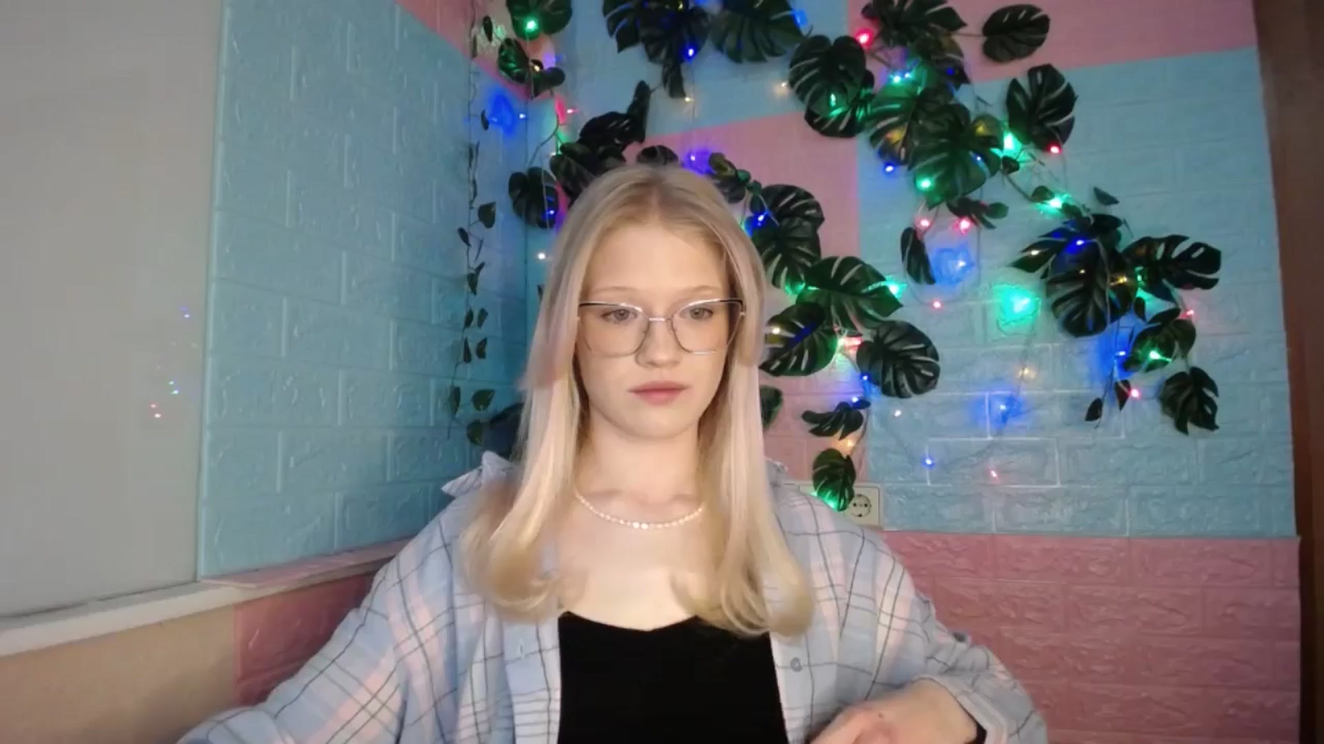 Gallery image thumbnail from Angel_baby's myfreecams stream on, 04/09/2026, 16:01 image 19 of 20