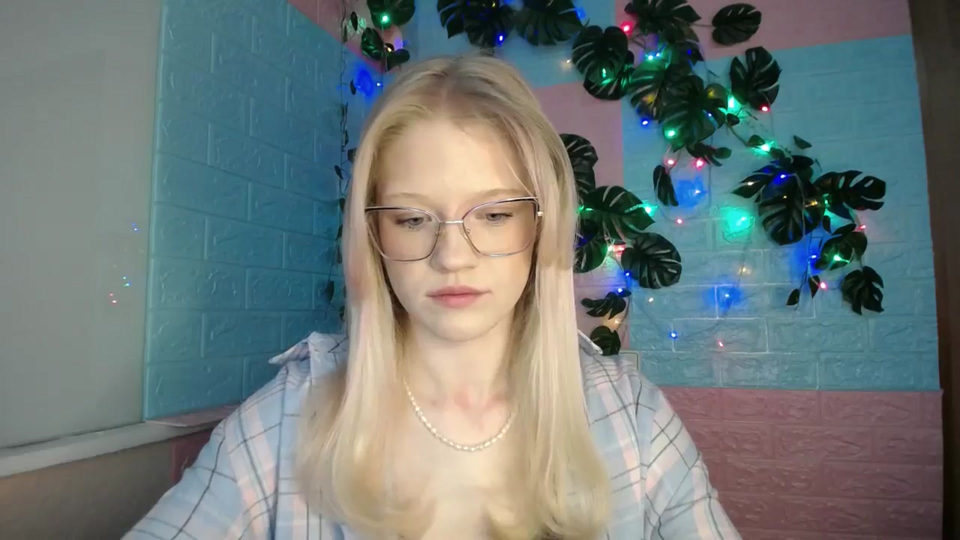 Gallery image thumbnail from Angel_baby's myfreecams stream on, 04/09/2026, 16:01 image 16 of 20