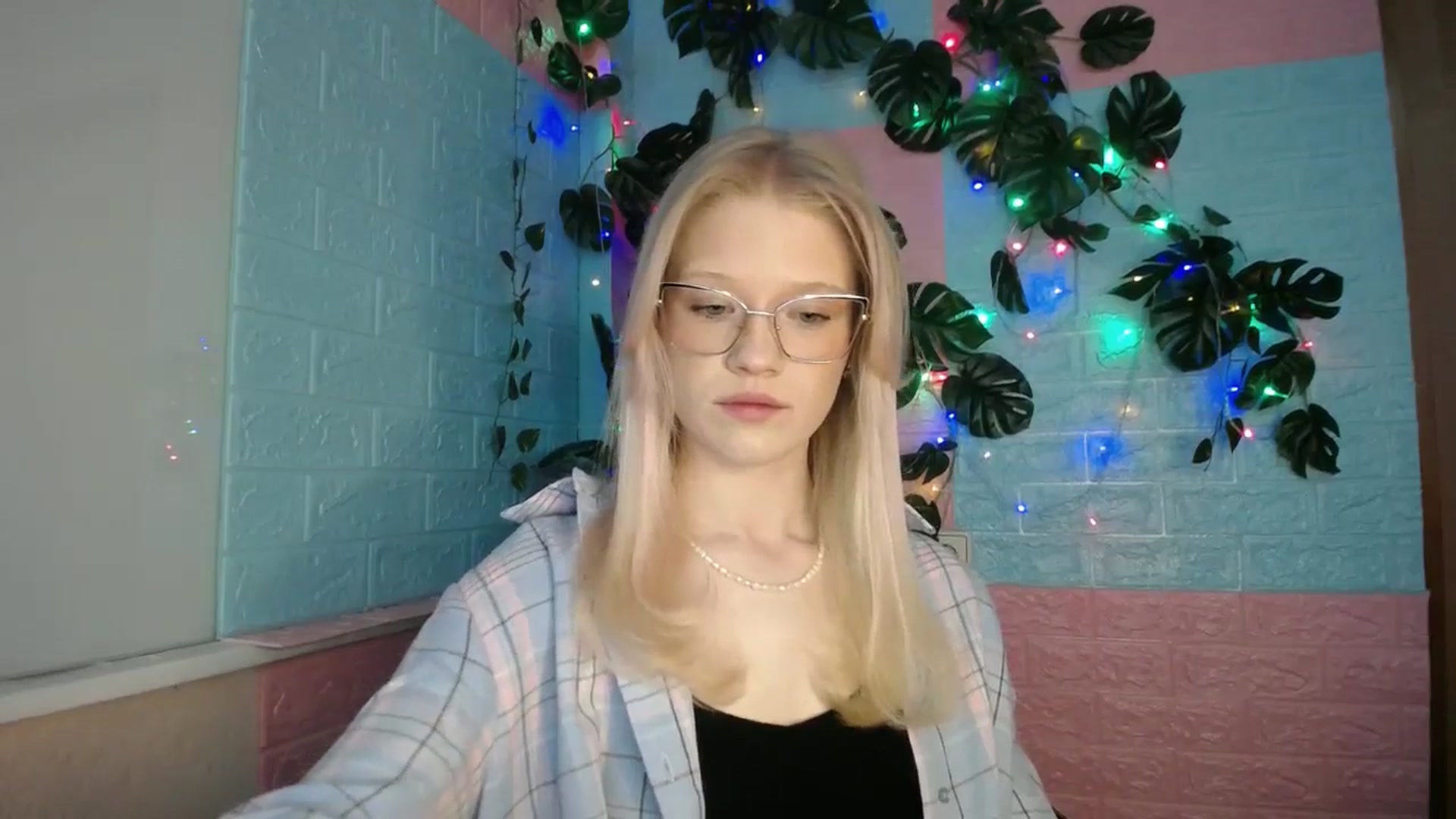 Gallery image thumbnail from Angel_baby's myfreecams stream on, 04/09/2026, 16:01 image 8 of 20