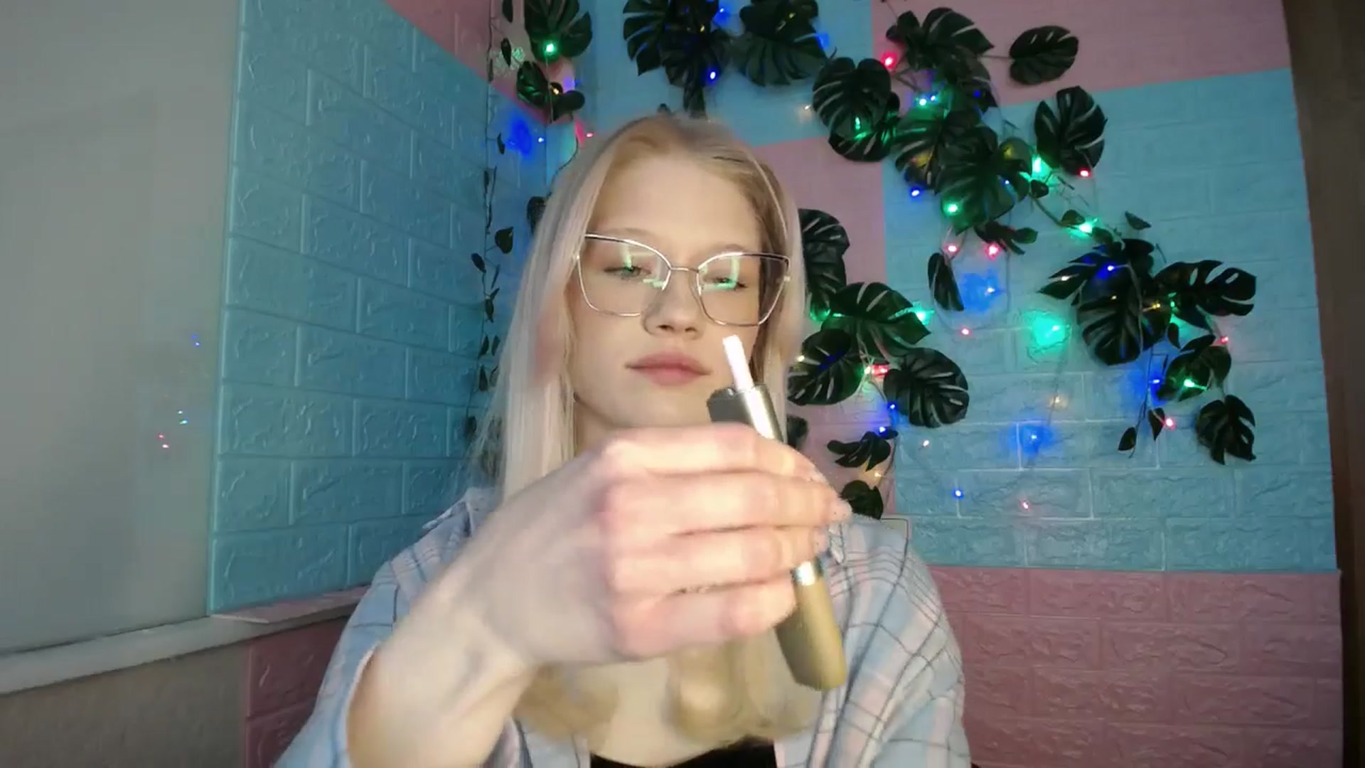 Gallery image thumbnail from Angel_baby's myfreecams stream on, 04/09/2026, 16:01 image 3 of 20