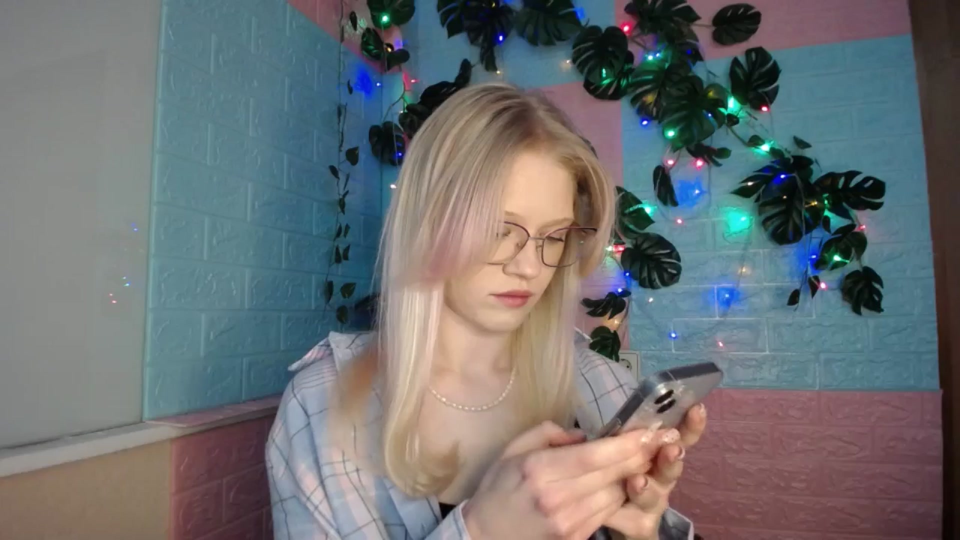 Gallery image thumbnail from Angel_baby's myfreecams stream on, 04/09/2026, 16:01 image 11 of 20