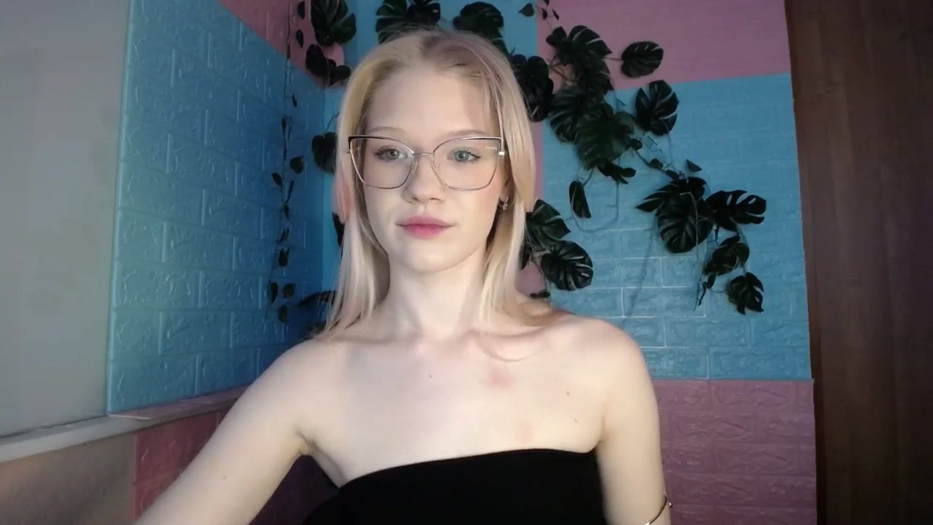 Gallery image thumbnail from Angel_baby's myfreecams stream on, 04/10/2026, 15:31 image 3 of 20