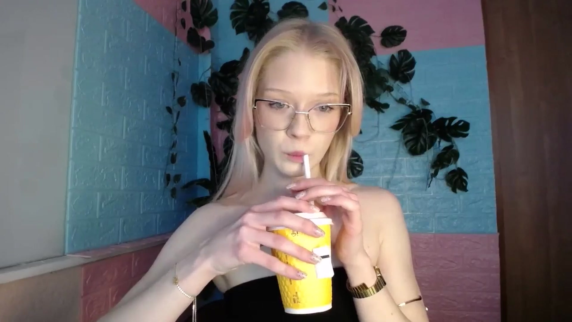 Gallery image thumbnail from Angel_baby's myfreecams stream on, 04/10/2026, 15:31 image 2 of 20