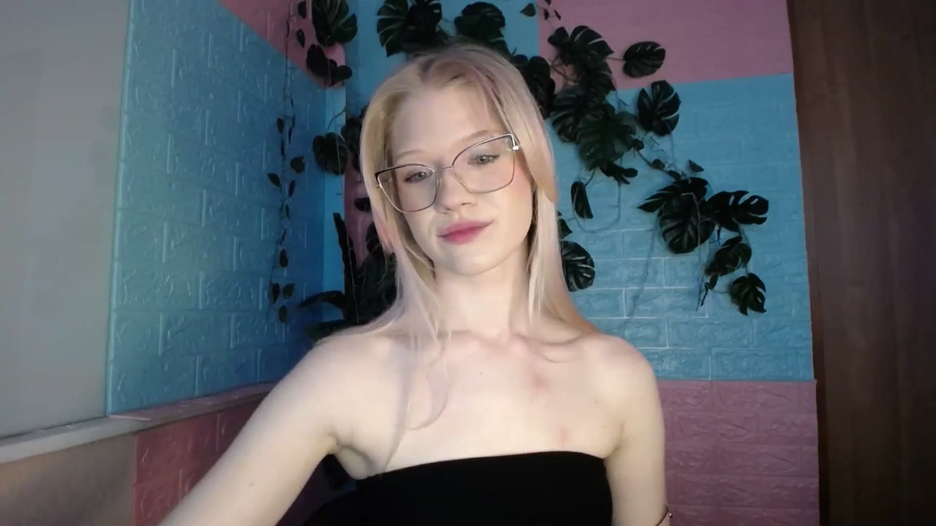 Gallery image thumbnail from Angel_baby's myfreecams stream on, 04/10/2026, 15:31 image 6 of 20