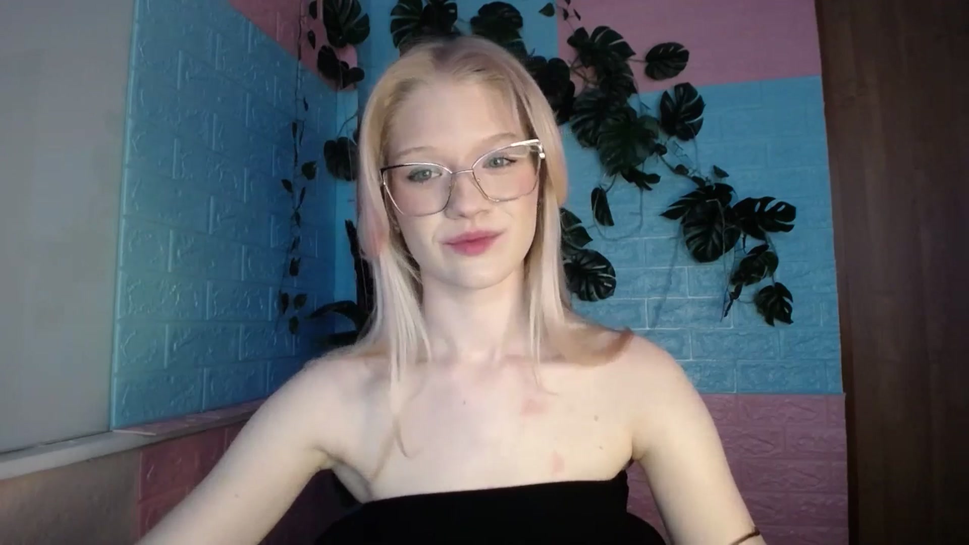 Gallery image thumbnail from Angel_baby's myfreecams stream on, 04/10/2026, 15:31 image 9 of 20