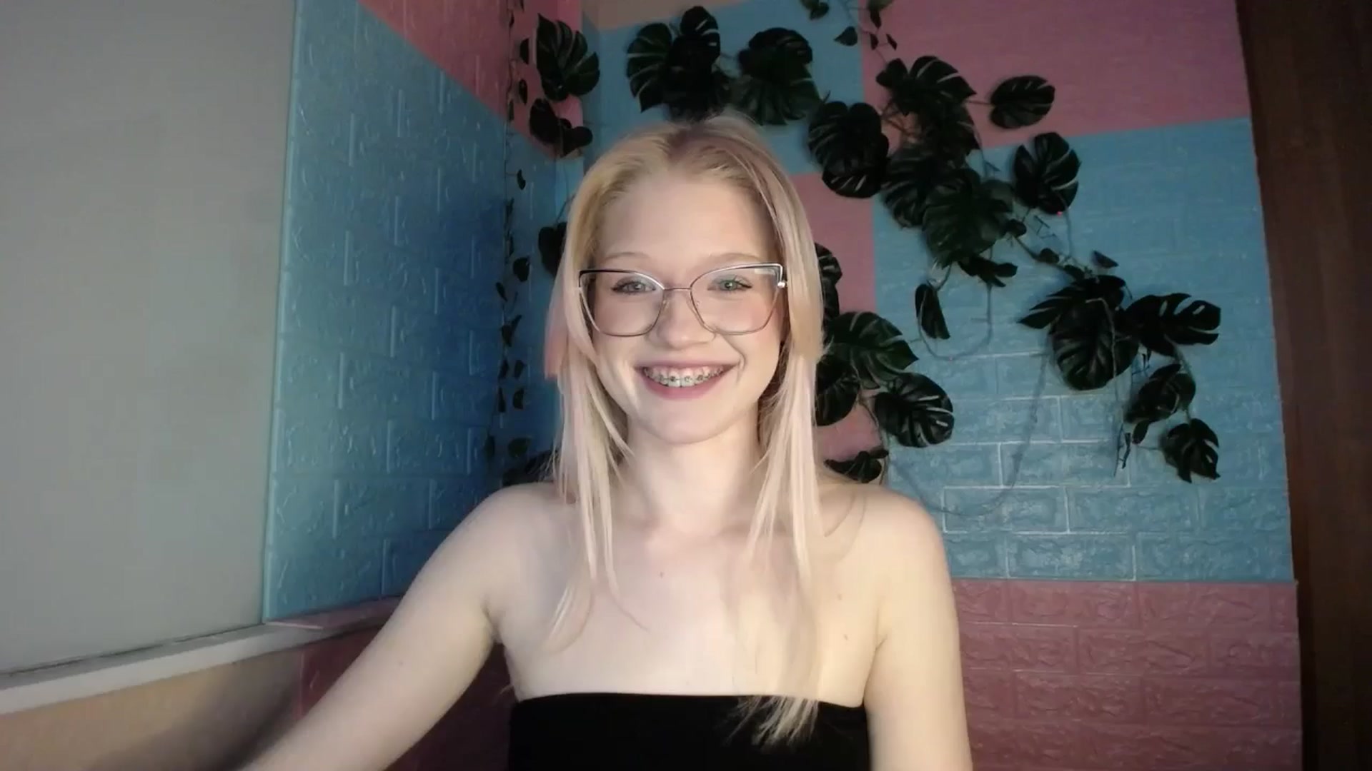 Gallery image thumbnail from Angel_baby's myfreecams stream on, 04/10/2026, 16:57 image 16 of 20
