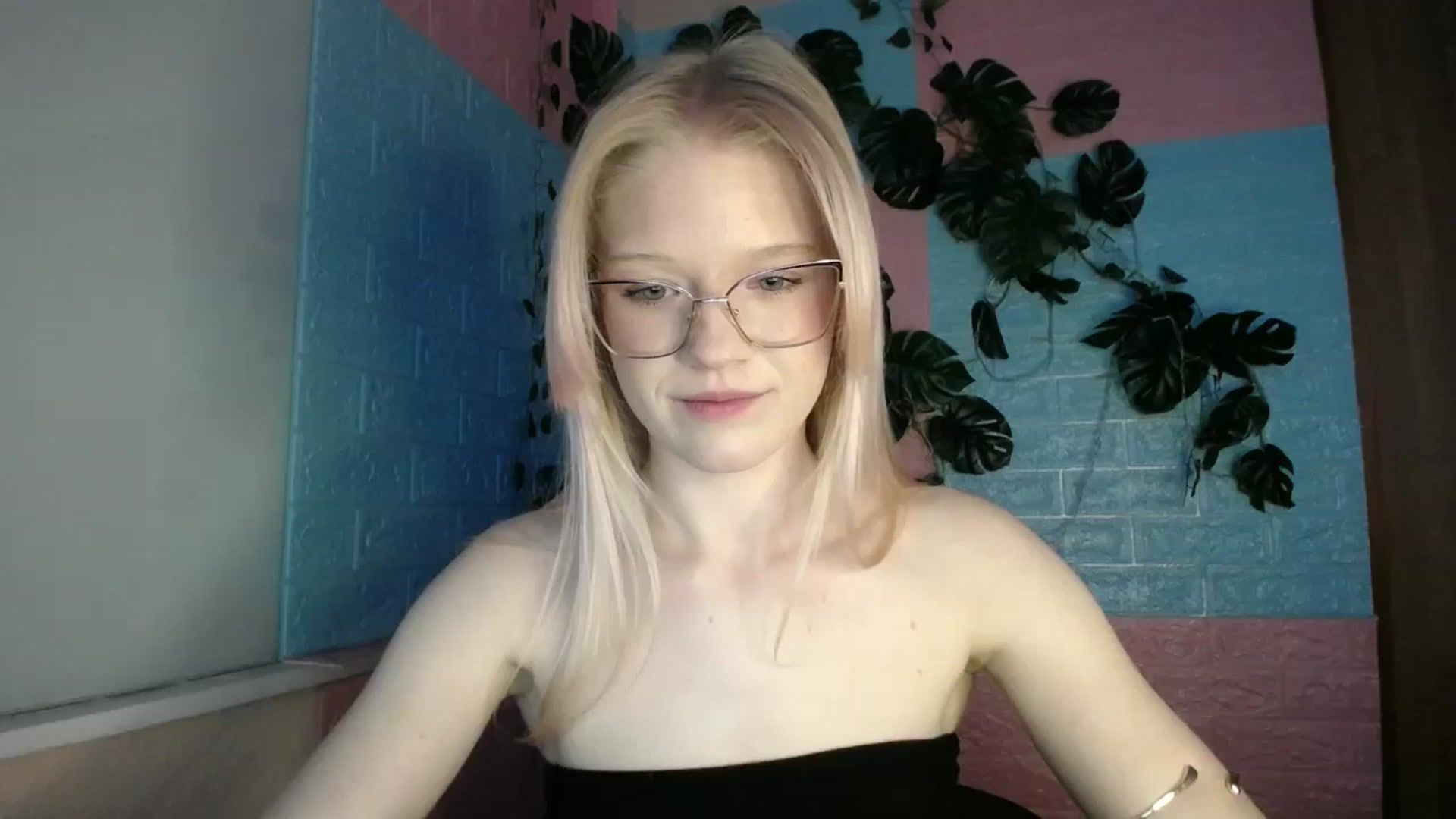 Gallery image thumbnail from Angel_baby's myfreecams stream on, 04/10/2026, 16:57 image 5 of 20
