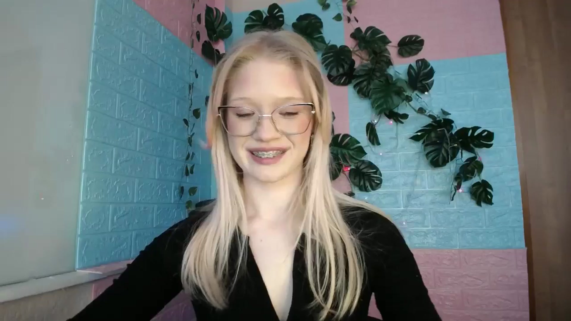 Gallery image thumbnail from Angel_baby's myfreecams stream on, 04/11/2026, 15:30 image 10 of 20