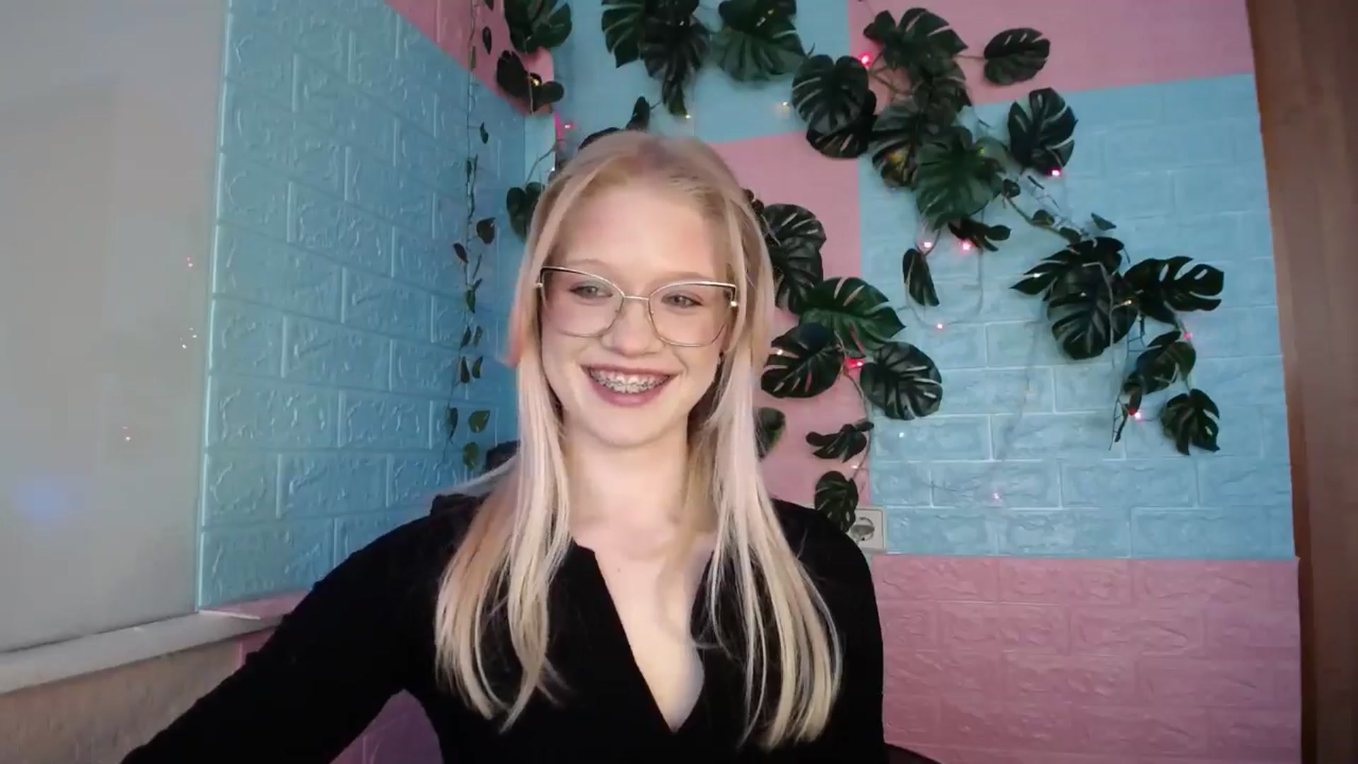 Gallery image thumbnail from Angel_baby's myfreecams stream on, 04/11/2026, 15:30 image 14 of 20