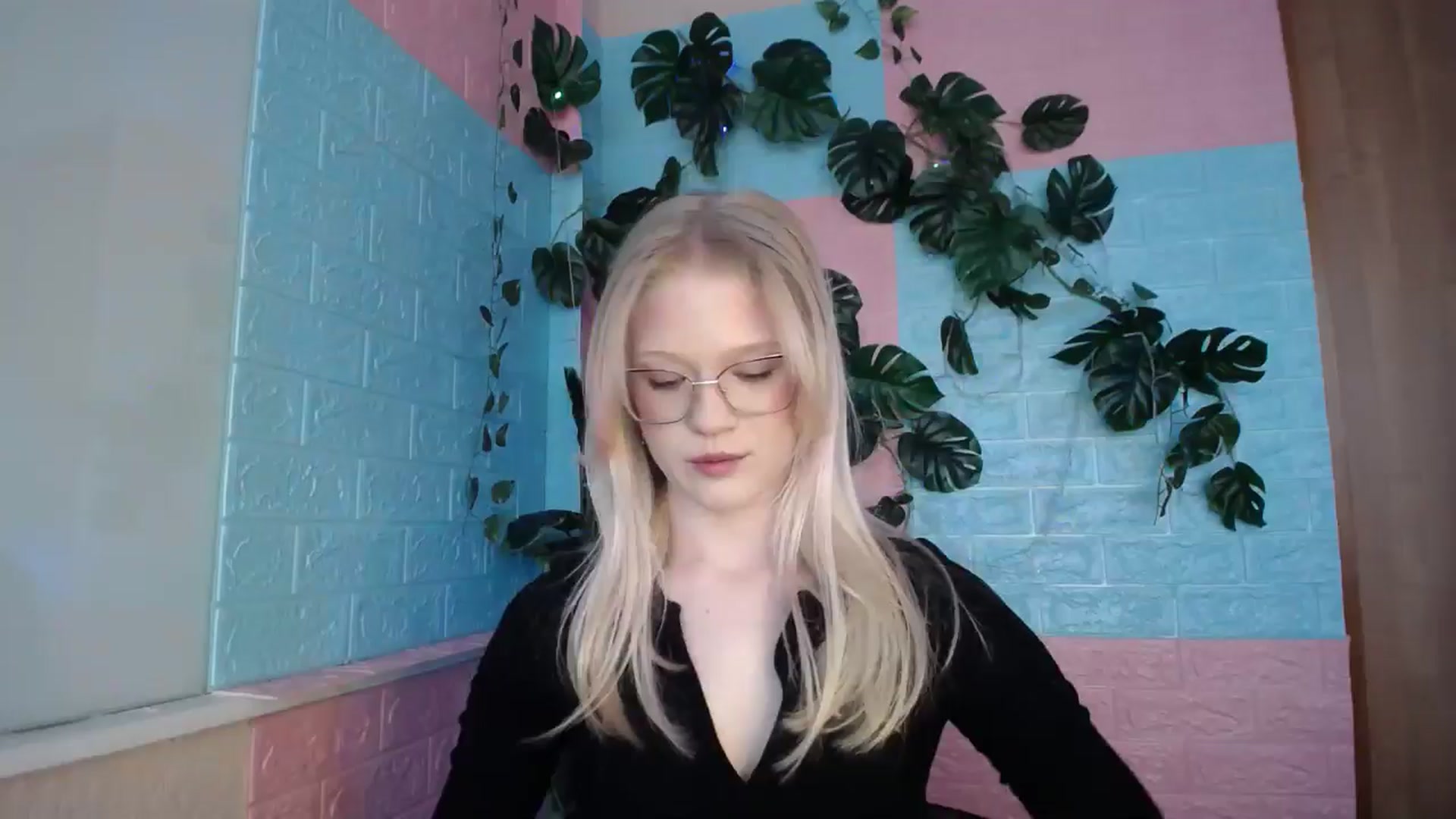 Gallery image thumbnail from Angel_baby's myfreecams stream on, 04/11/2026, 15:30 image 1 of 20
