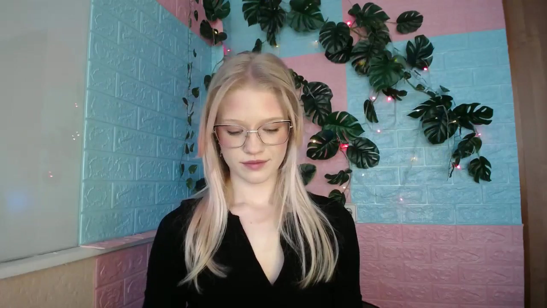 Gallery image thumbnail from Angel_baby's myfreecams stream on, 04/11/2026, 15:30 image 12 of 20