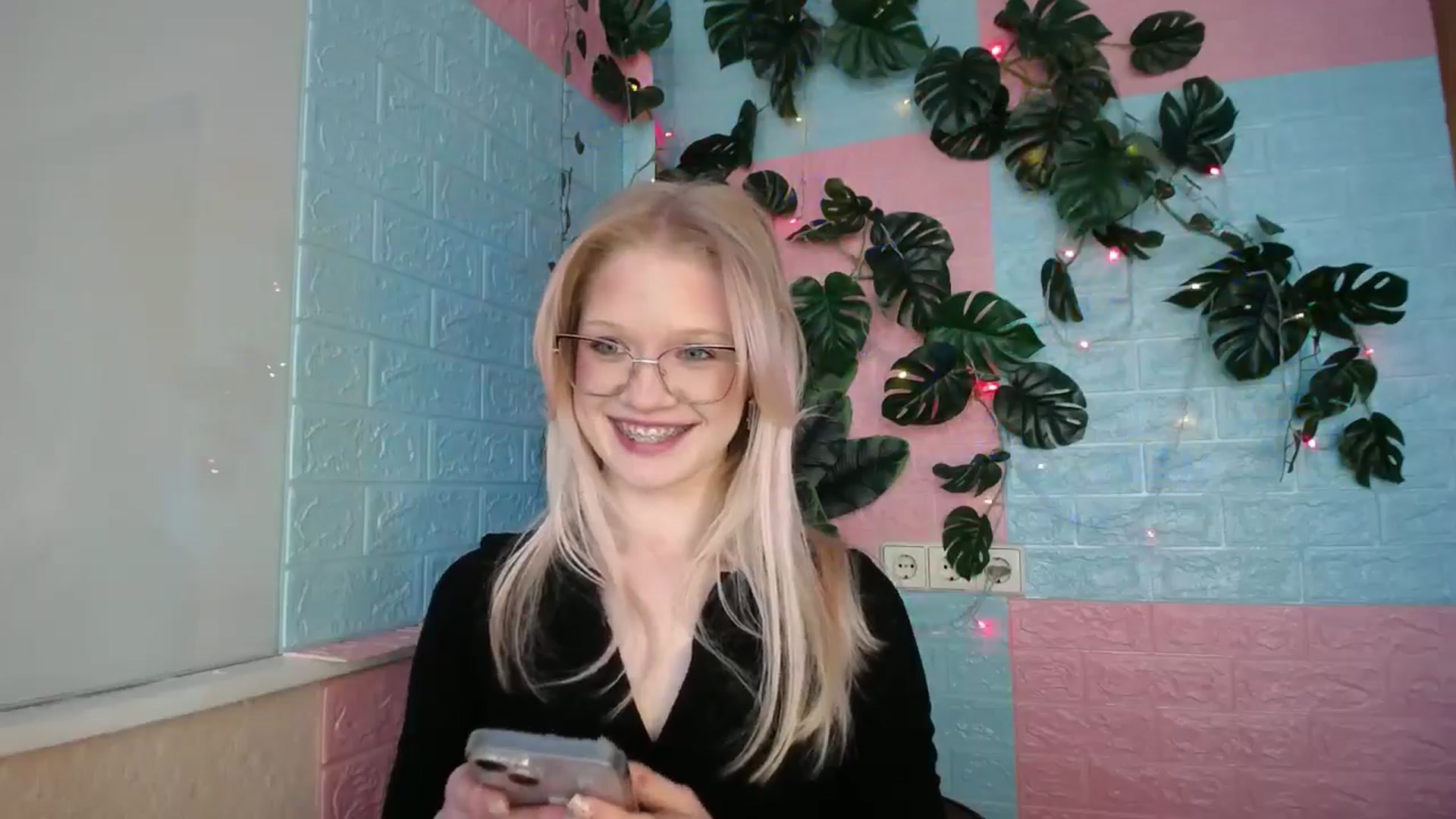 Gallery image thumbnail from Angel_baby's myfreecams stream on, 04/11/2026, 16:20 image 14 of 20