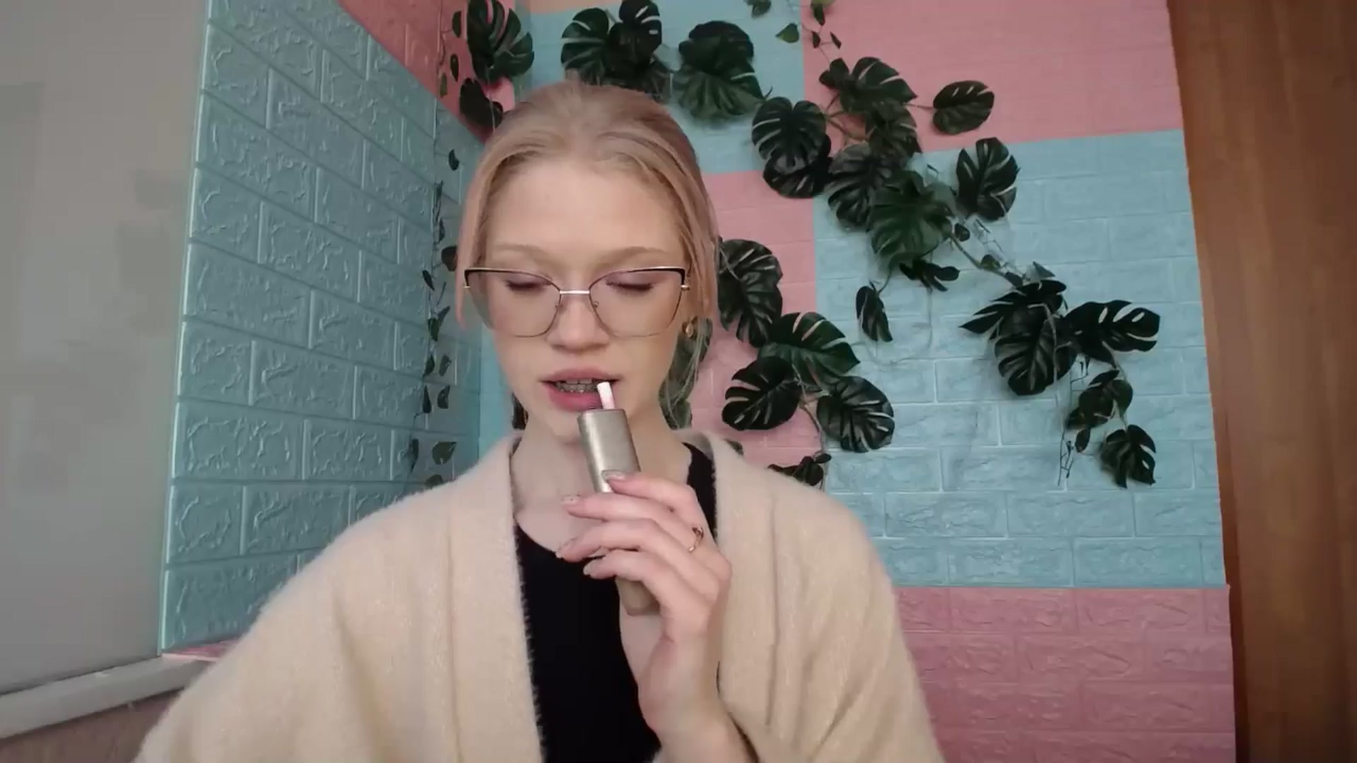 Gallery image thumbnail from Angel_baby's myfreecams stream on, 04/13/2026, 16:03 image 5 of 20