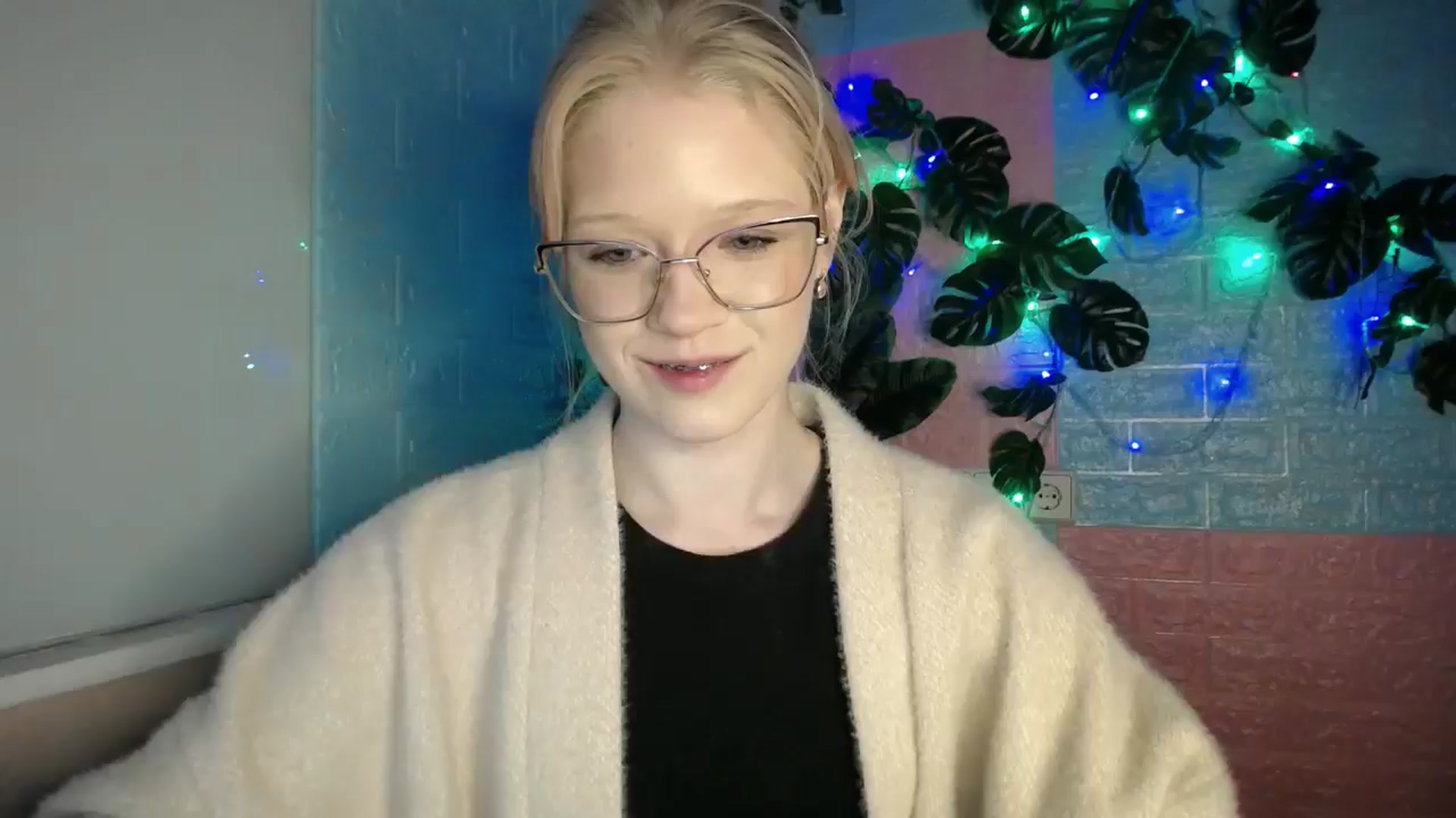Gallery image thumbnail from Angel_baby's myfreecams stream on, 04/13/2026, 17:15 image 1 of 20