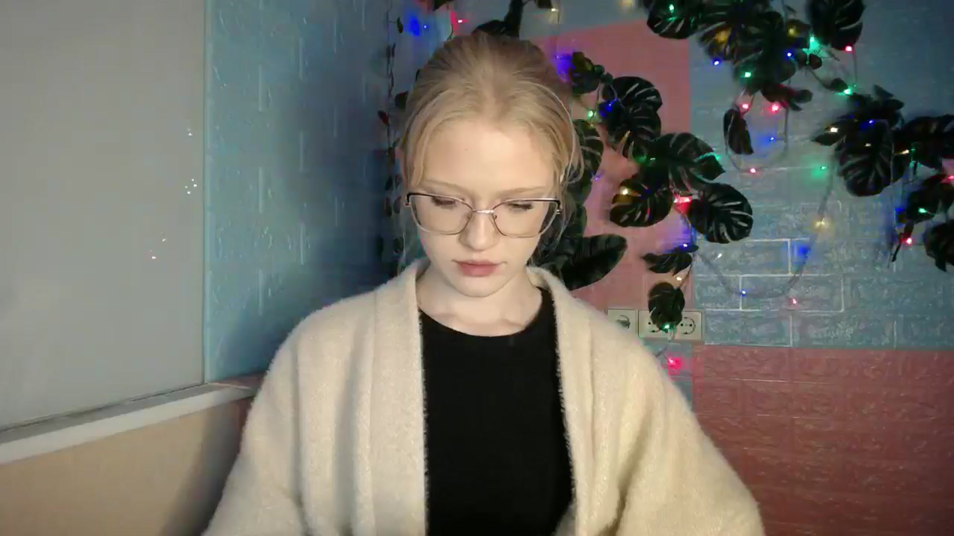Gallery image thumbnail from Angel_baby's myfreecams stream on, 04/13/2026, 17:15 image 5 of 20