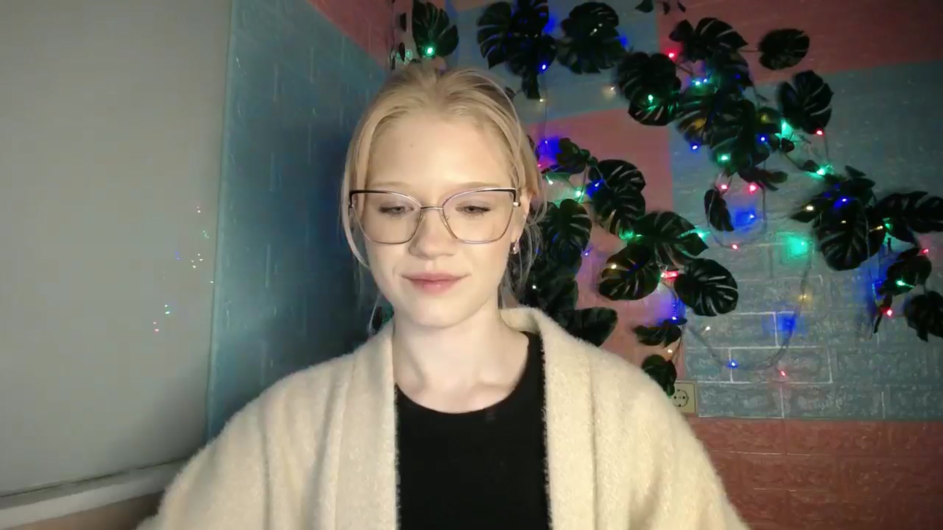 Gallery image thumbnail from Angel_baby's myfreecams stream on, 04/13/2026, 17:15 image 20 of 20