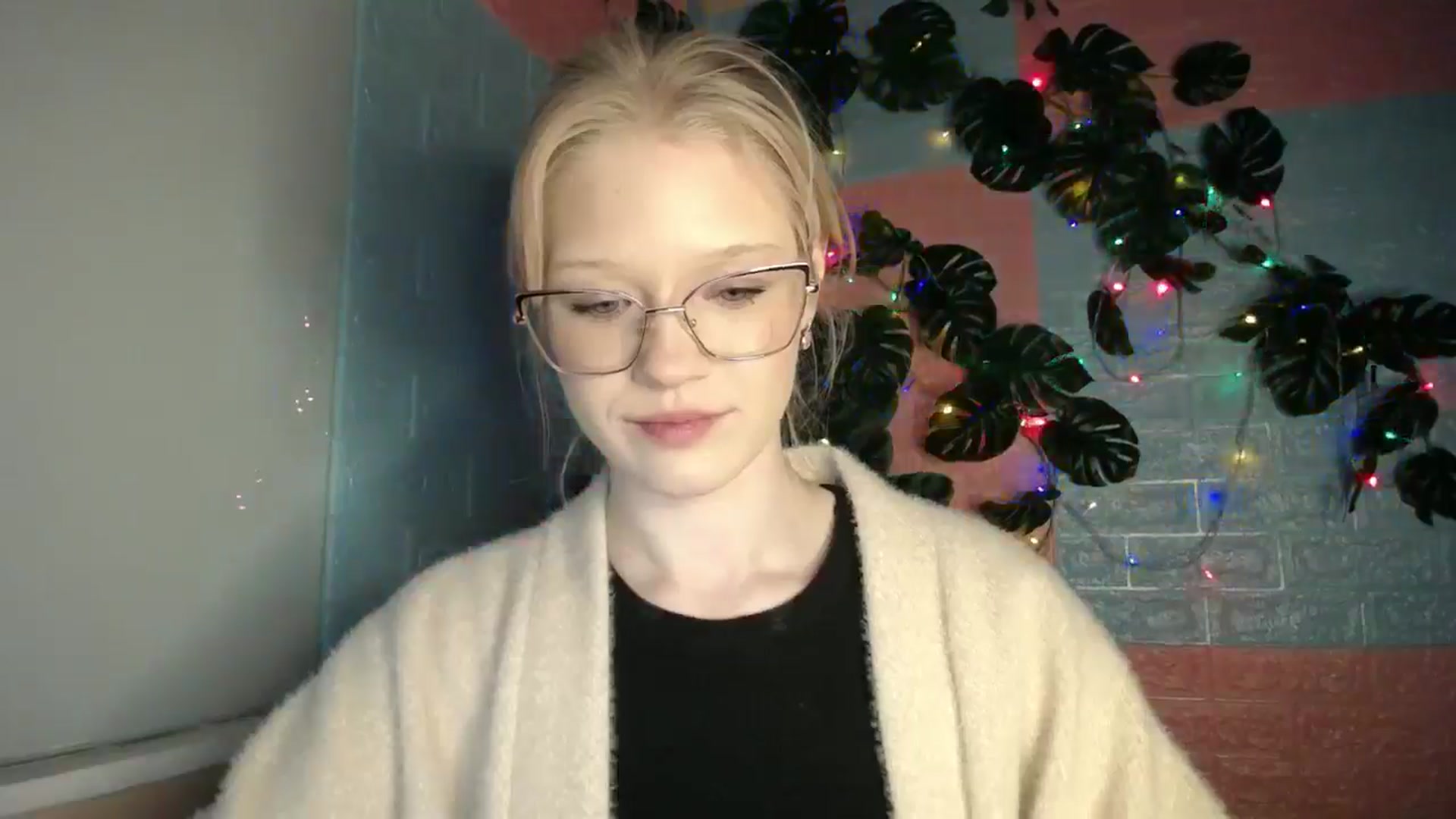 Gallery image thumbnail from Angel_baby's myfreecams stream on, 04/13/2026, 17:15 image 12 of 20