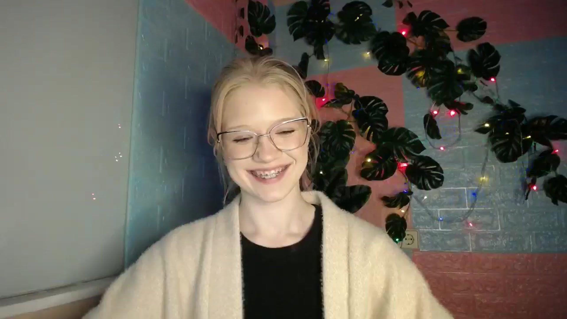 Gallery image thumbnail from Angel_baby's myfreecams stream on, 04/13/2026, 17:15 image 19 of 20