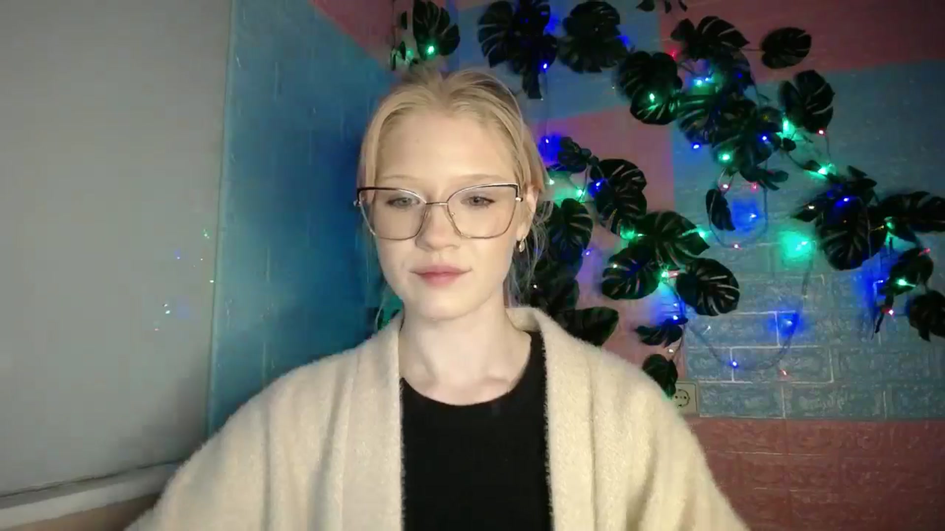 Gallery image thumbnail from Angel_baby's myfreecams stream on, 04/13/2026, 17:15 image 14 of 20