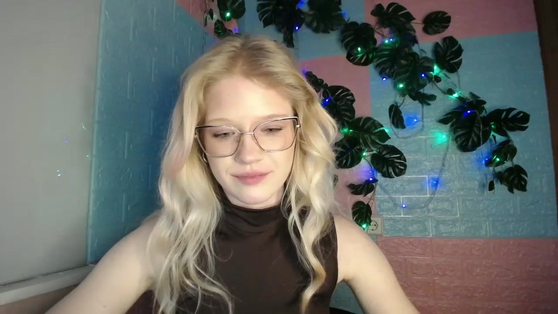 Gallery image thumbnail from Angel_baby's myfreecams stream on, 04/14/2026, 17:11 image 16 of 20