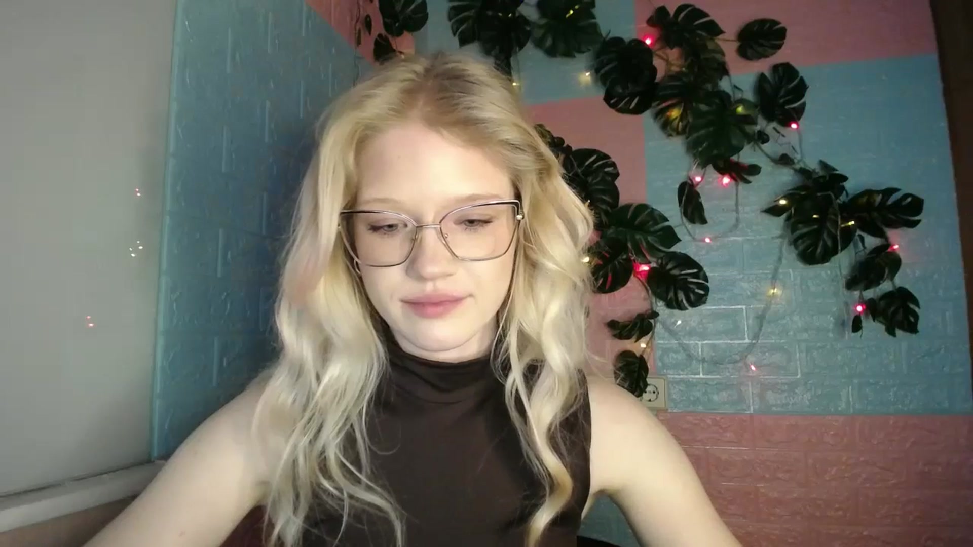 Gallery image thumbnail from Angel_baby's myfreecams stream on, 04/14/2026, 17:11 image 17 of 20