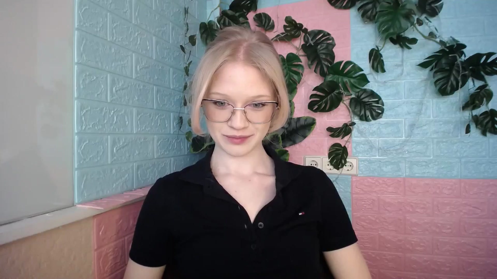 Gallery image thumbnail from Angel_baby's myfreecams stream on, 04/15/2026, 16:16 image 9 of 20