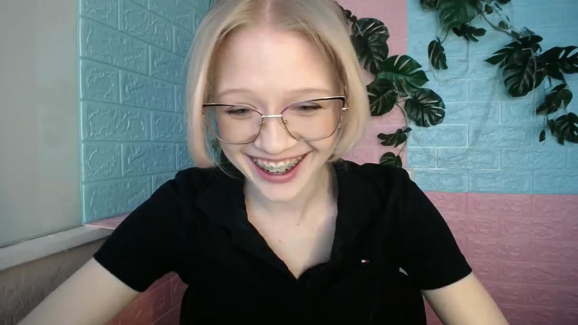 Gallery image thumbnail from Angel_baby's myfreecams stream on, 04/15/2026, 16:16 image 11 of 20