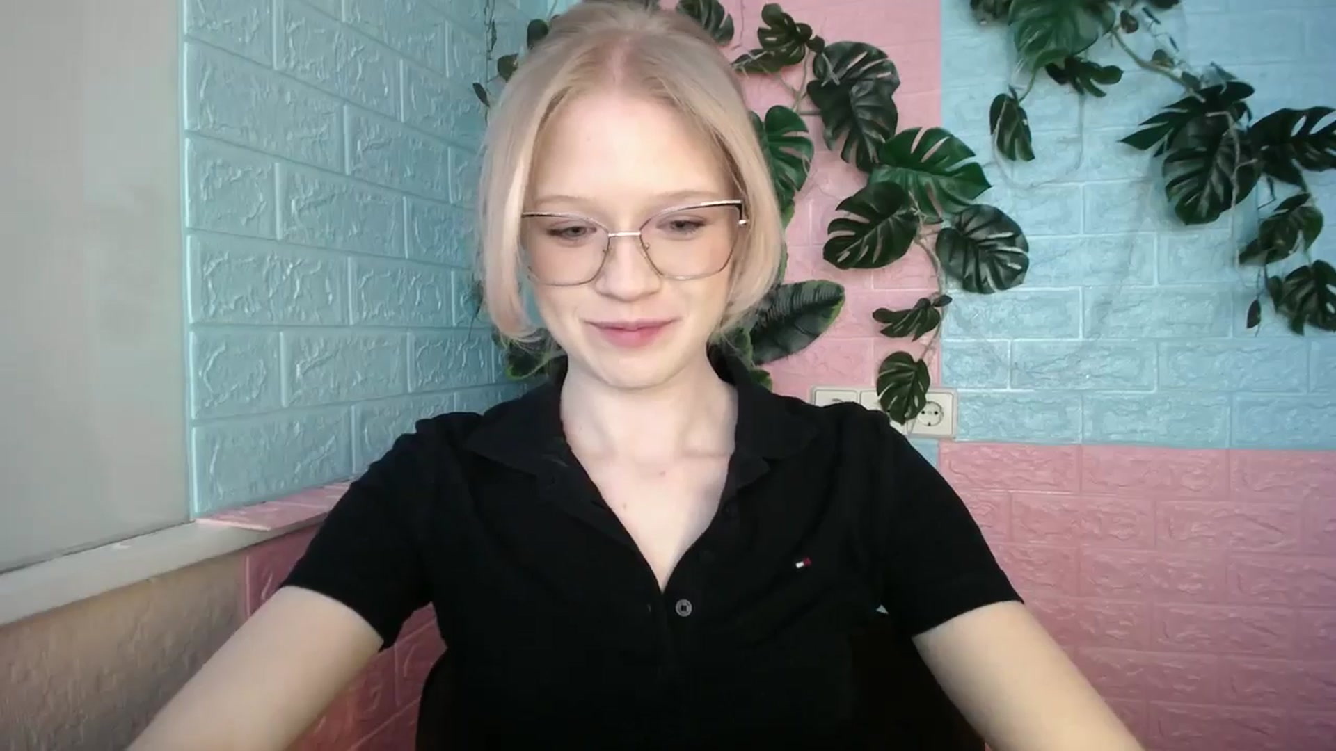 Gallery image thumbnail from Angel_baby's myfreecams stream on, 04/15/2026, 16:16 image 10 of 20
