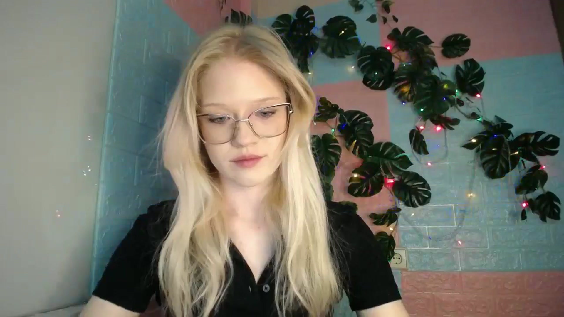 Gallery image thumbnail from Angel_baby's myfreecams stream on, 04/15/2026, 18:02 image 15 of 20