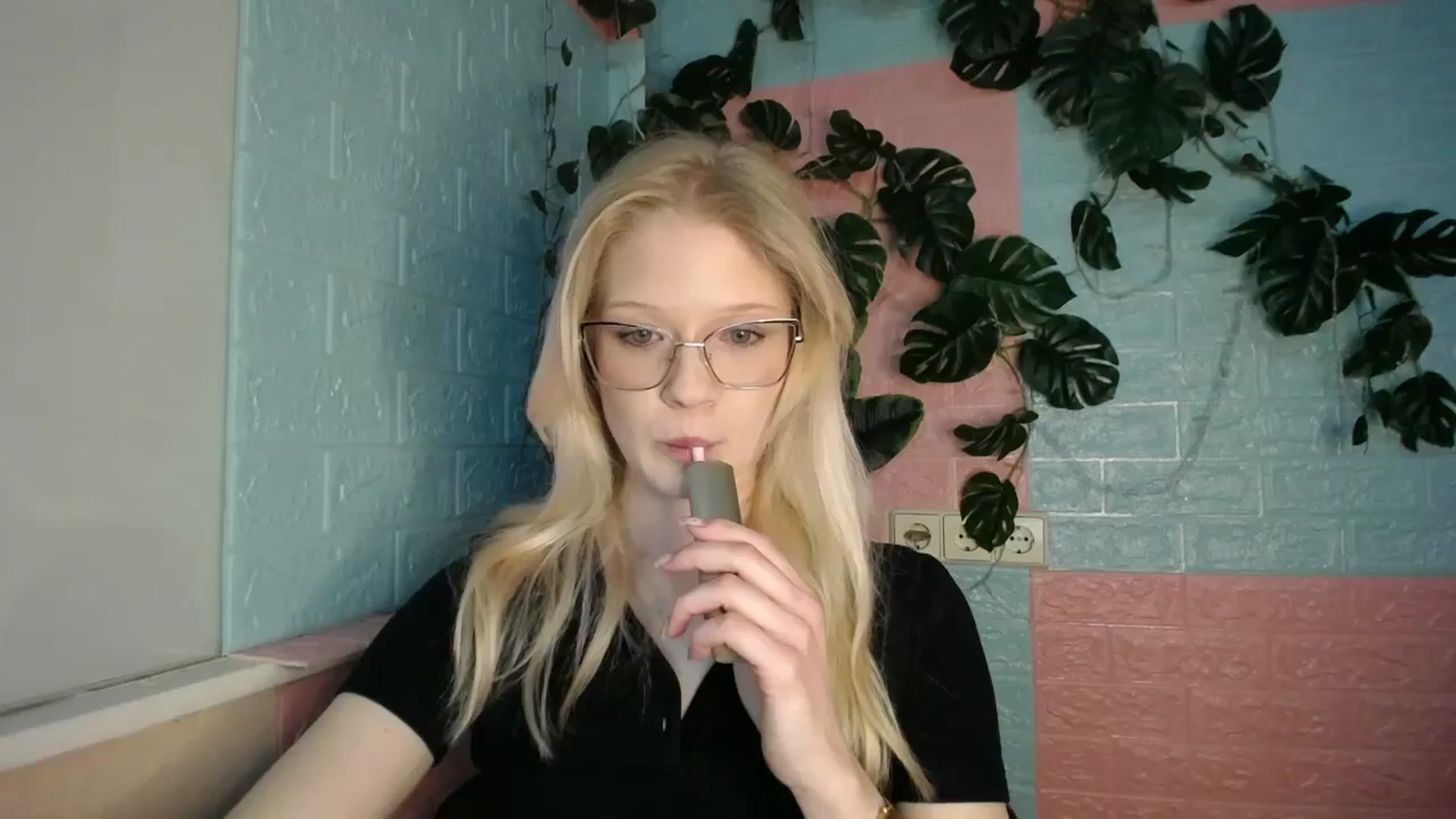 Gallery image thumbnail from Angel_baby's myfreecams stream on, 04/15/2026, 18:02 image 10 of 20