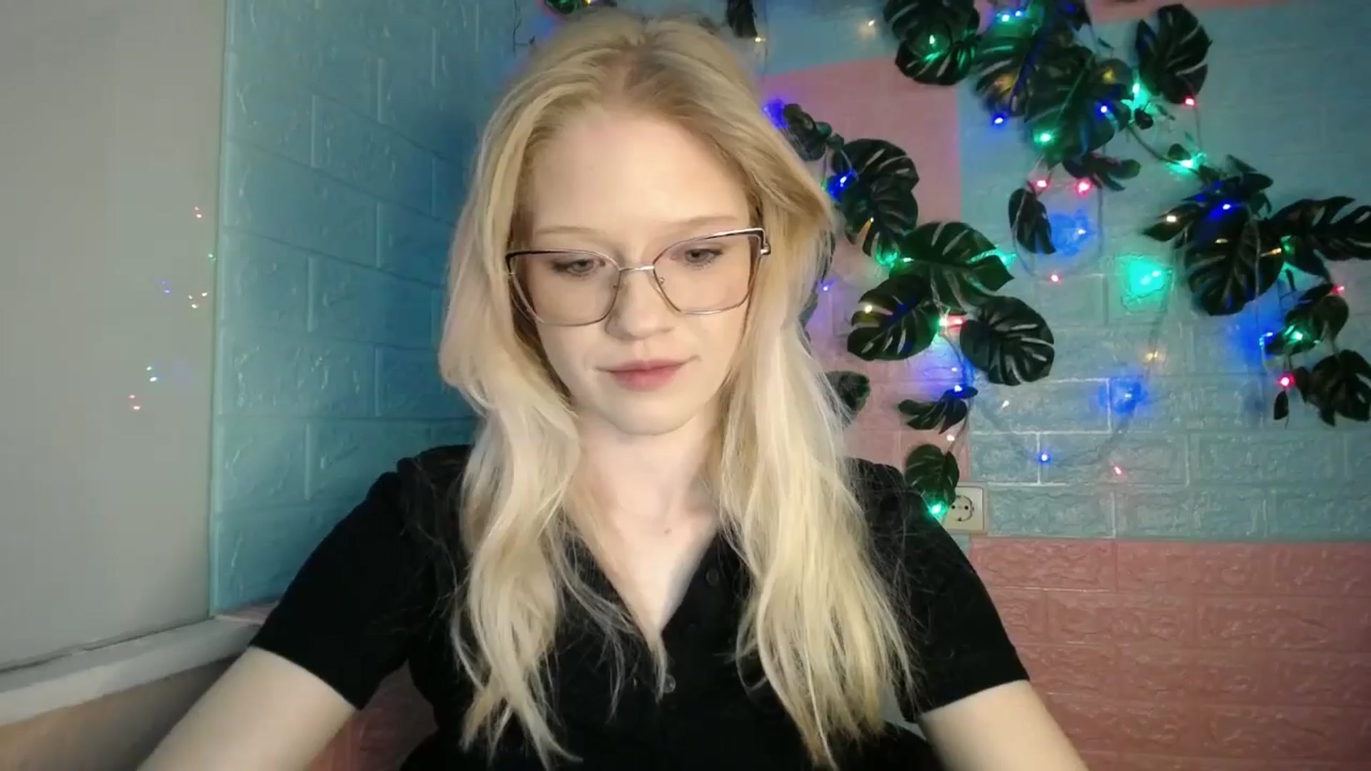 Gallery image thumbnail from Angel_baby's myfreecams stream on, 04/15/2026, 18:02 image 13 of 20