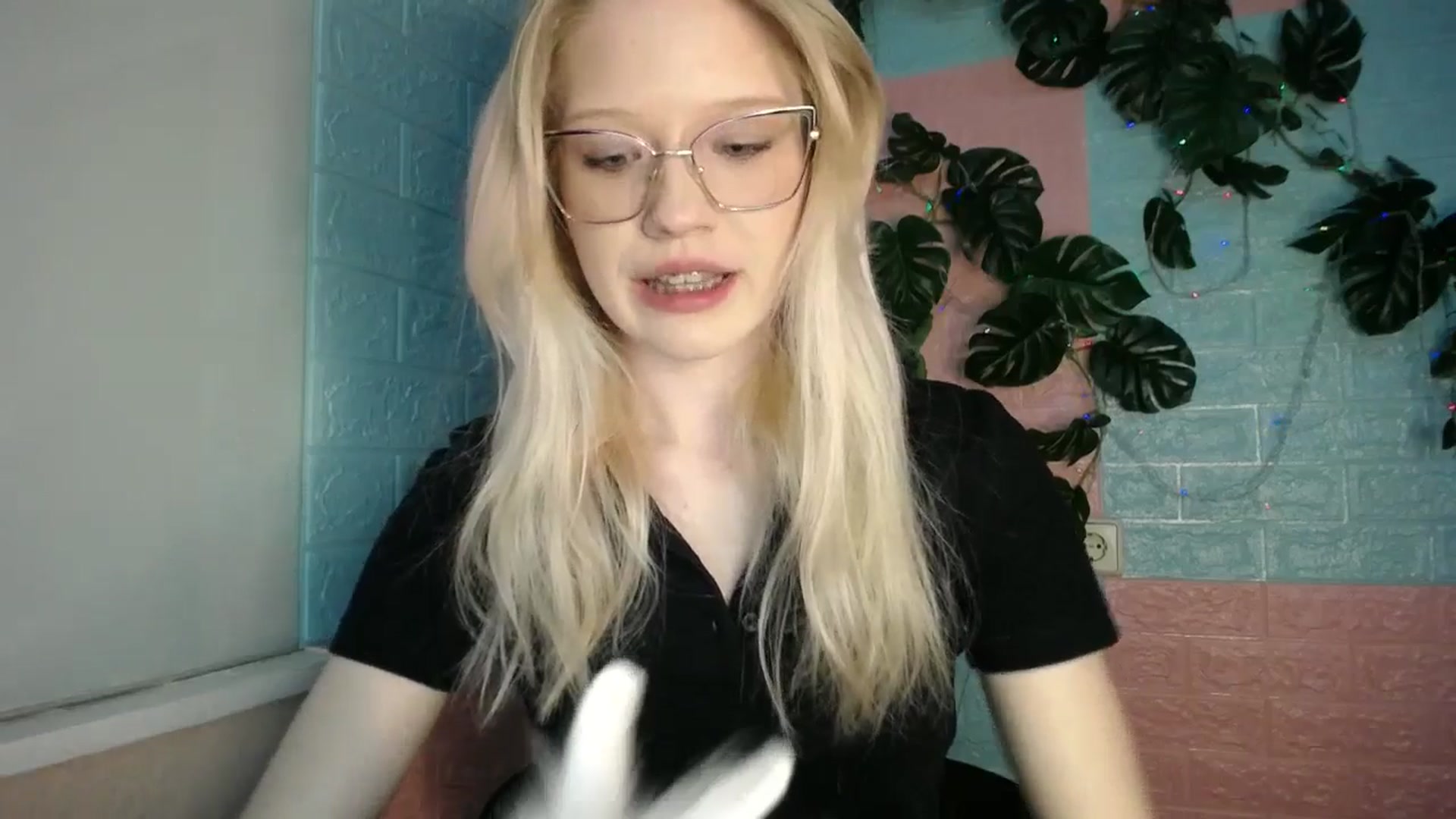 Gallery image thumbnail from Angel_baby's myfreecams stream on, 04/15/2026, 18:02 image 19 of 20
