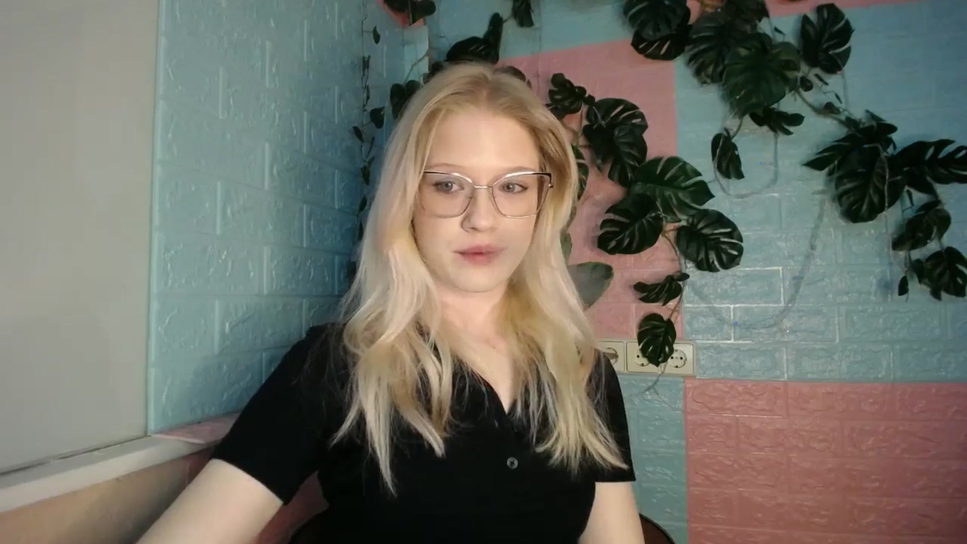 Gallery image thumbnail from Angel_baby's myfreecams stream on, 04/15/2026, 18:02 image 4 of 20