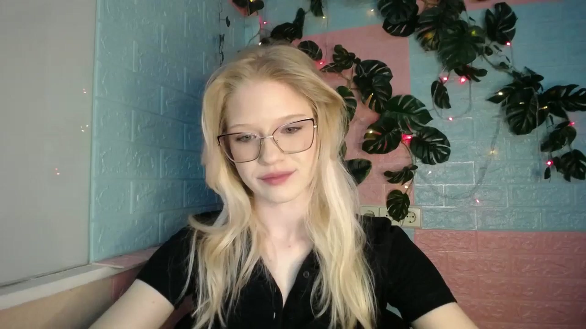 Gallery image thumbnail from Angel_baby's myfreecams stream on, 04/15/2026, 18:02 image 11 of 20