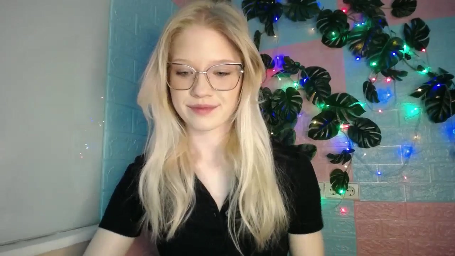 Gallery image thumbnail from Angel_baby's myfreecams stream on, 04/15/2026, 18:02 image 16 of 20