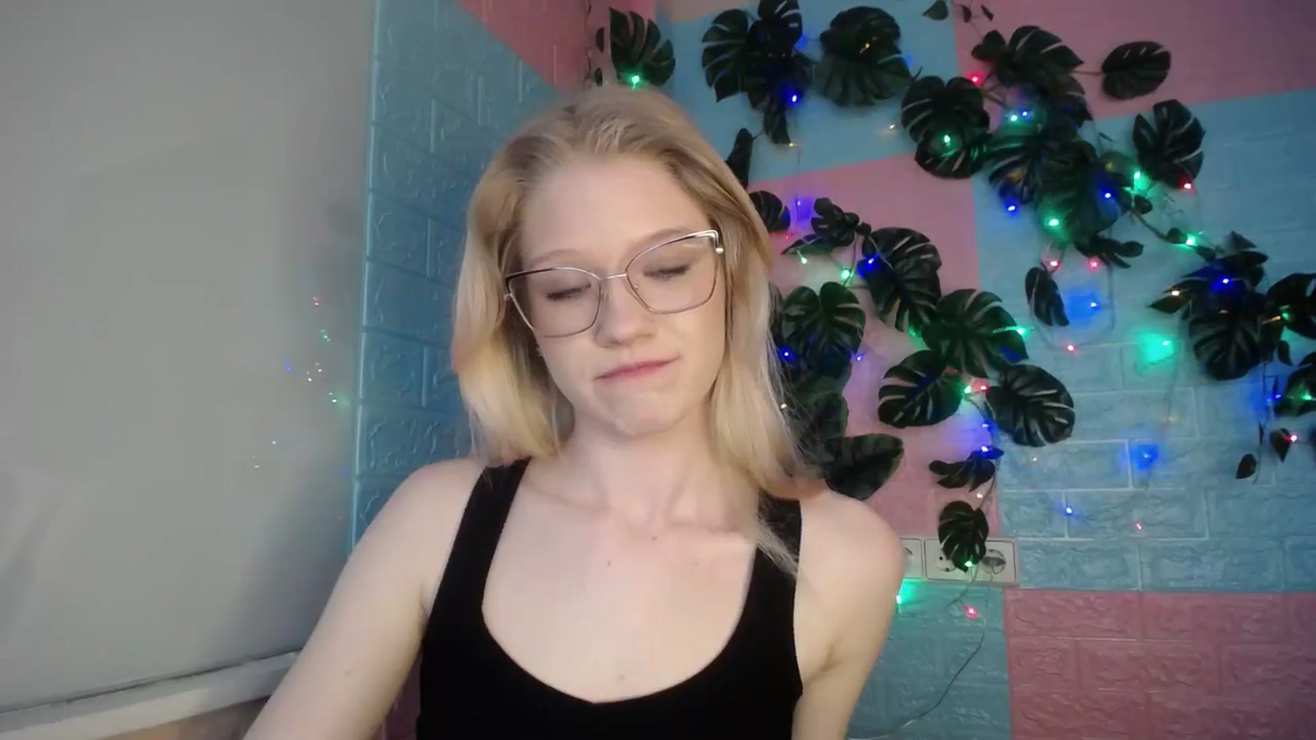 Gallery image thumbnail from Angel_baby's myfreecams stream on, 04/16/2026, 16:52 image 2 of 20