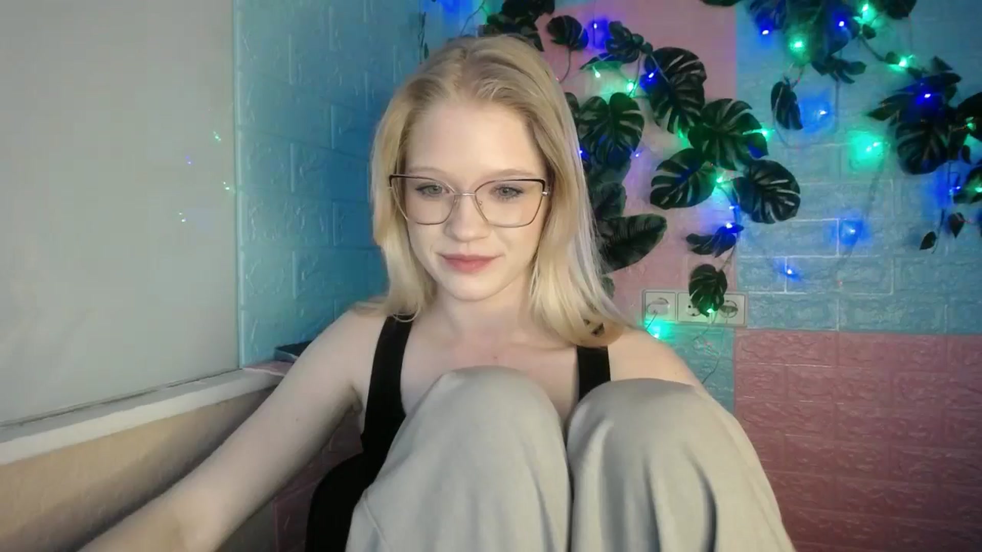 Gallery image thumbnail from Angel_baby's myfreecams stream on, 04/16/2026, 16:52 image 15 of 20